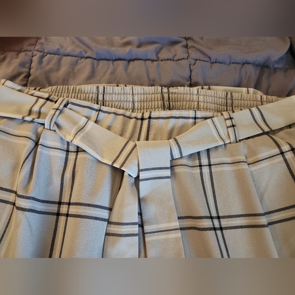 TORRID HIGH WAISTED 2 - Picture 5 of 6